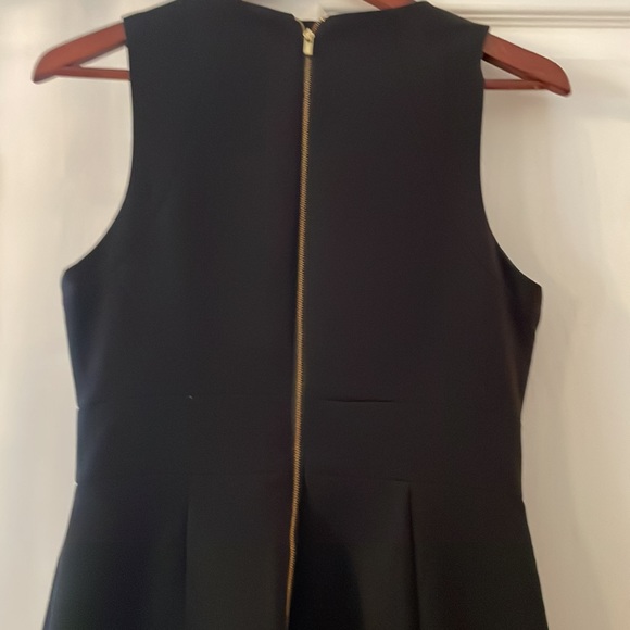 ❤️BR Almost New Sloan Envelope Dress - Picture 7 of 13